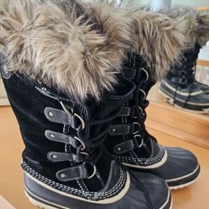 Sorel Black and Tan Winter Boots with Faux Fur